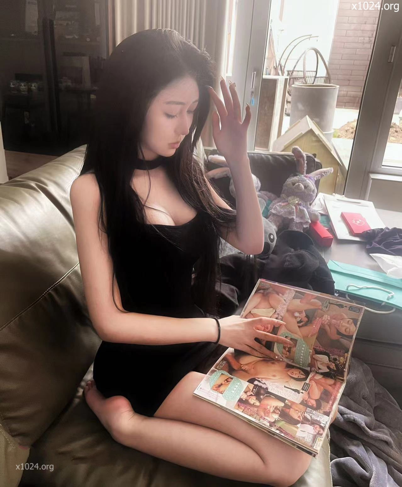 (3)