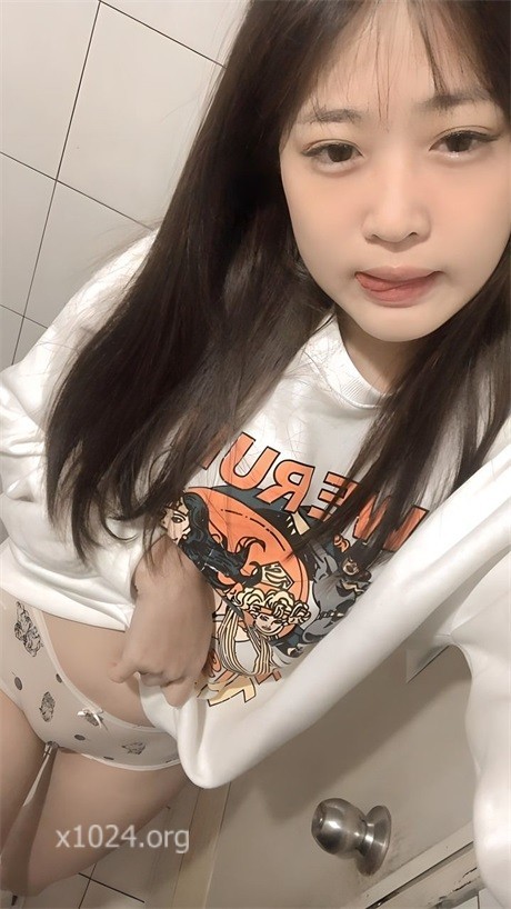 (7)