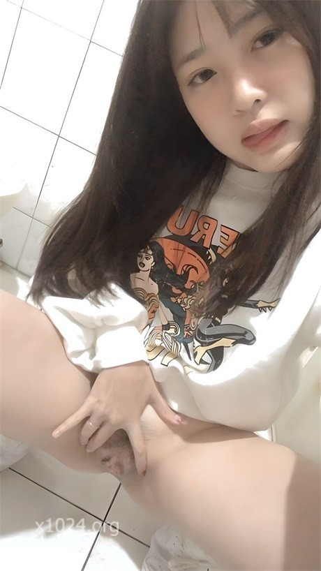 (8)