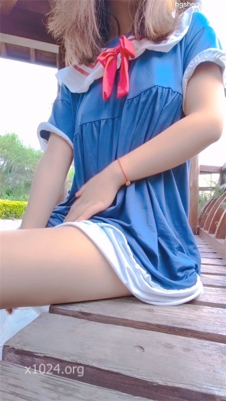 (5)