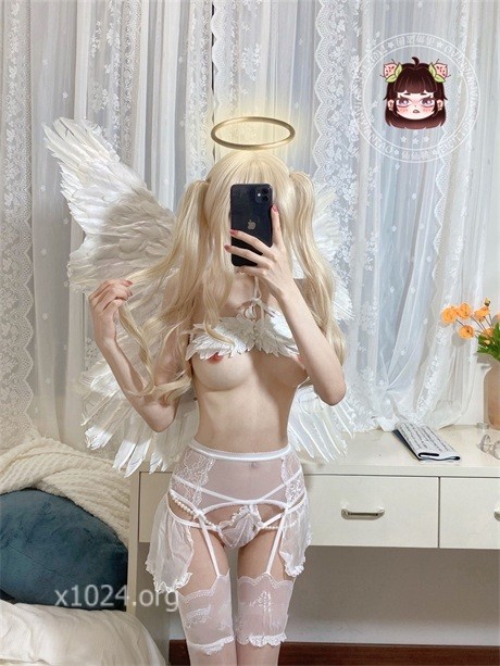 ❣️推特颜值福利姬【仙仙桃】第一弹，水晶肉棒抽插粉穴白浆流出，白虎嫩穴道具自慰  [85P+10V/1.77GB]