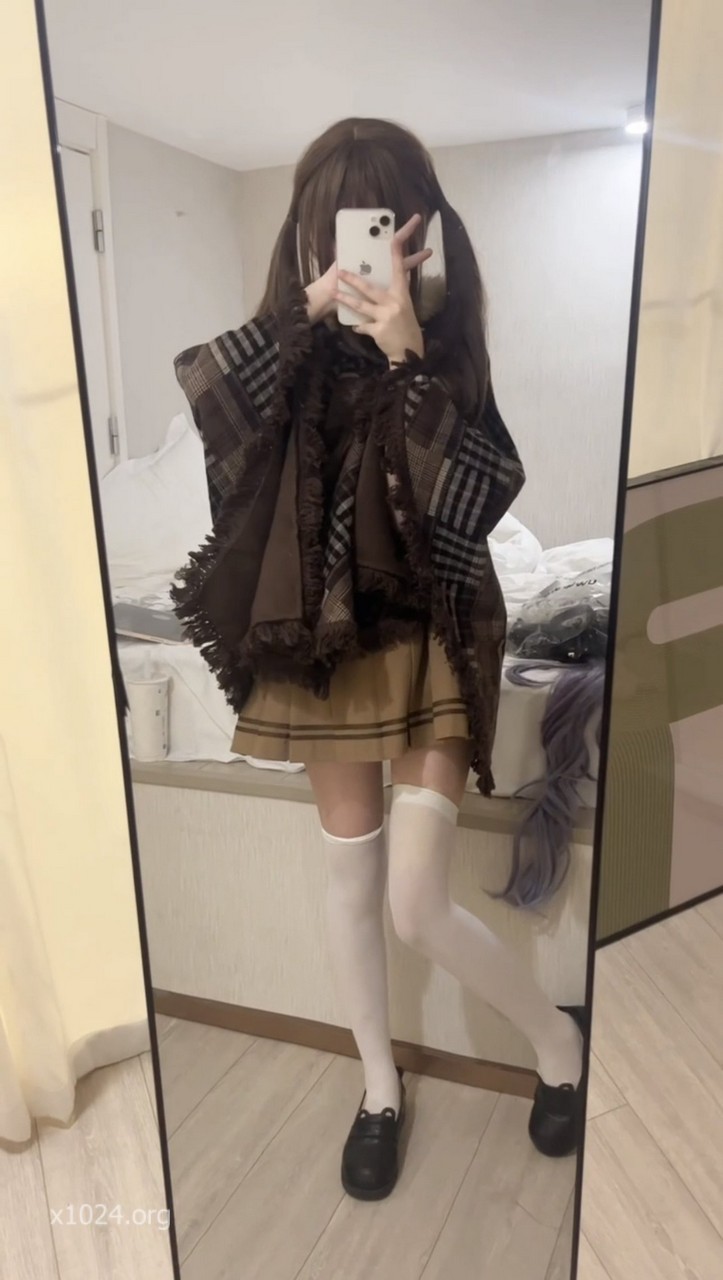 (5)