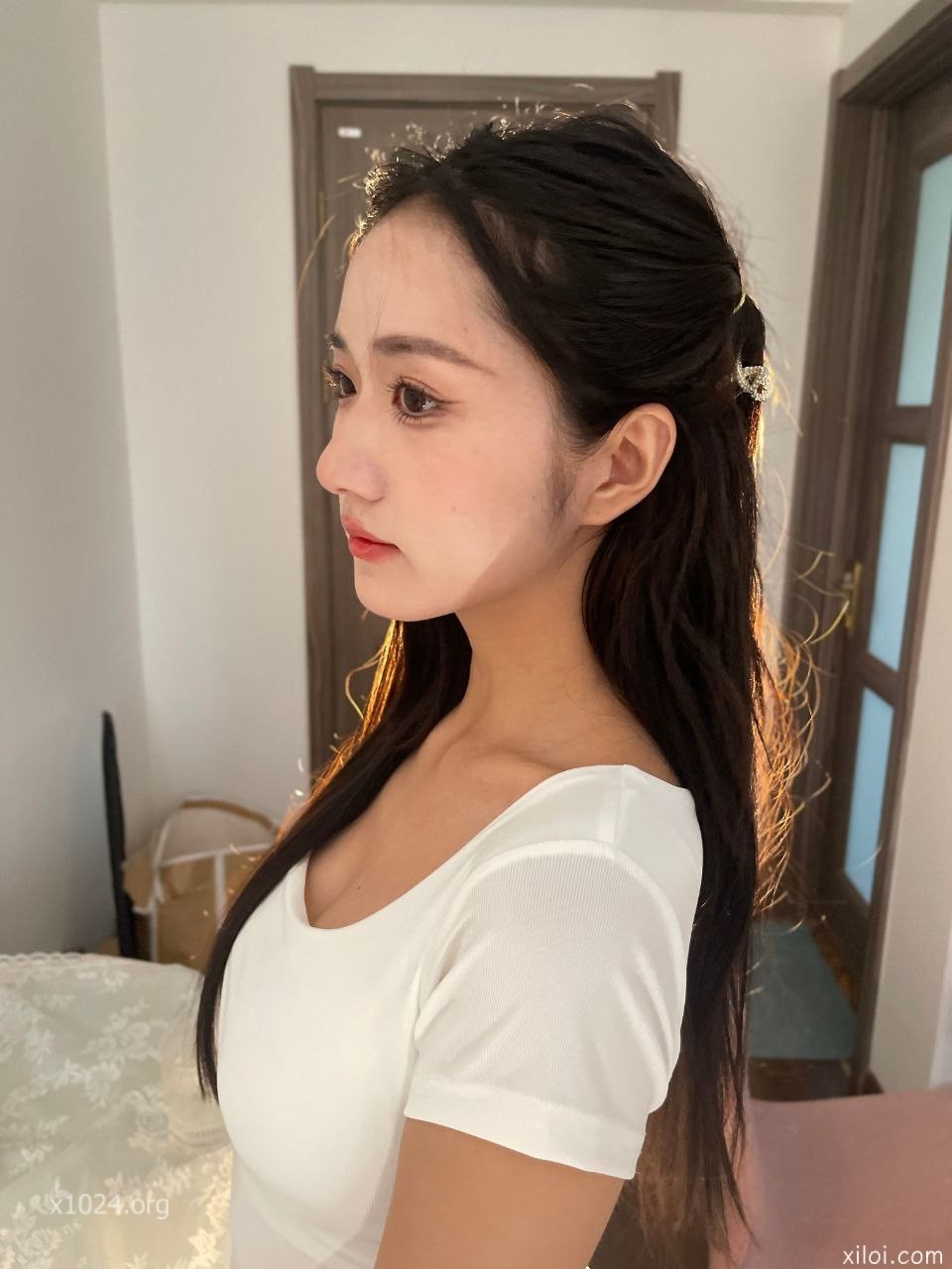 【重磅精品】，高颜值，好身材，极品汉服模特【焕儿】福利全集，各种淫荡露出拍摄，被金主调教啪啪内射 [351P+57V/1.6GB]