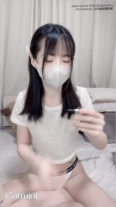 (9)