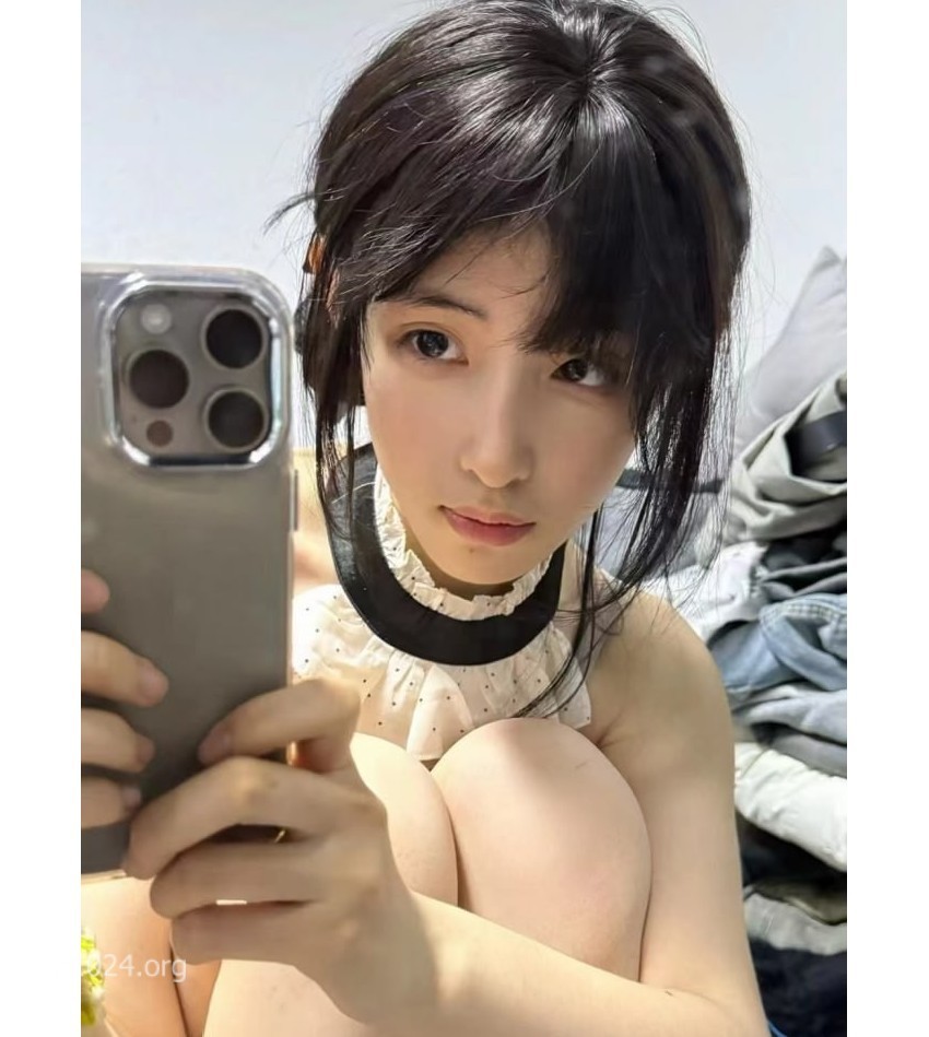 【最新爆料】，抖音微博究极反差高颜露脸女大【张人o】无水隐私流出出①，宿舍自慰性爱，典型表里不一母狗 [25P+13V/1.28GB]