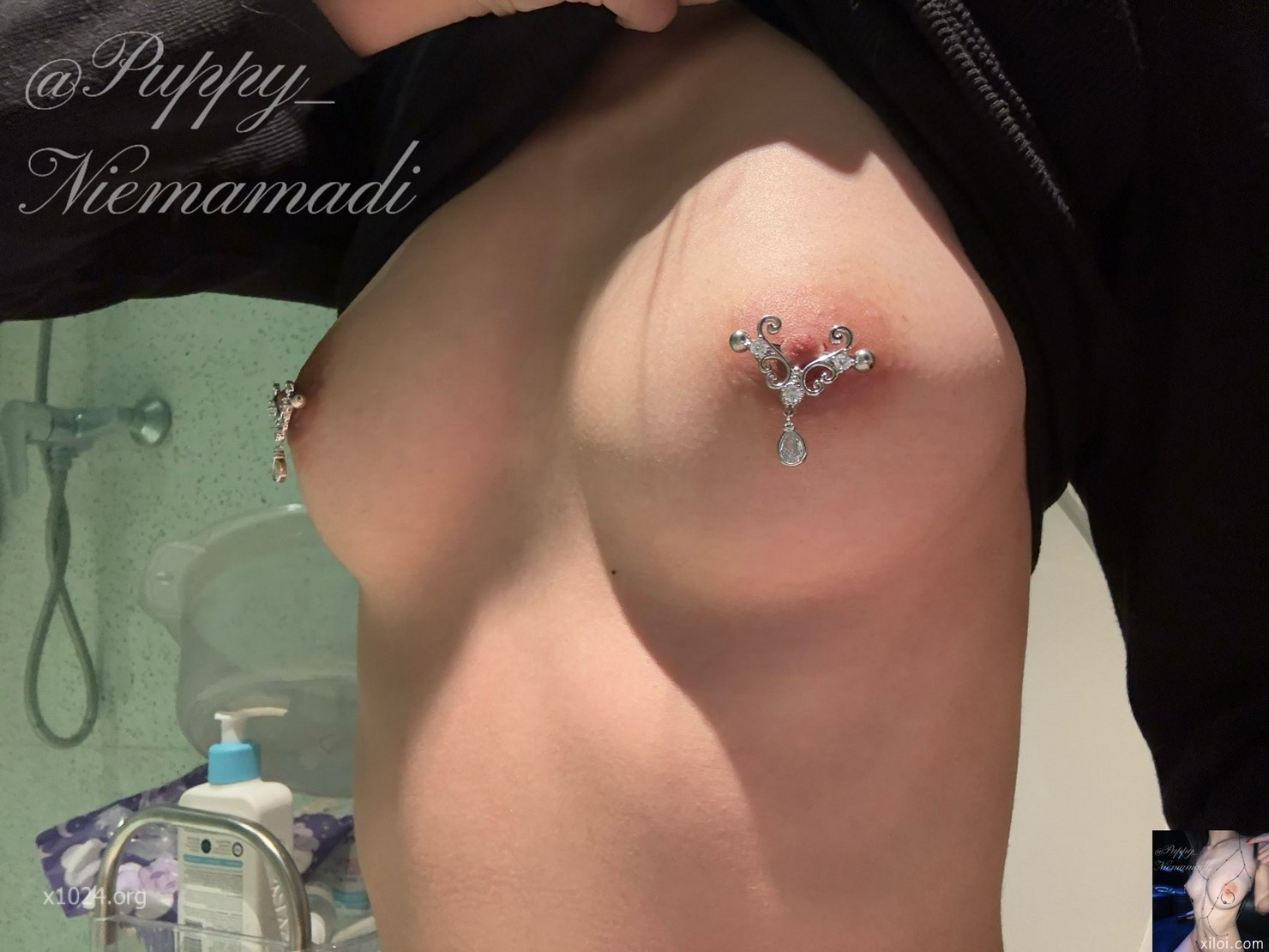 (9)