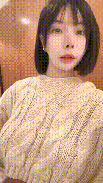 (4)