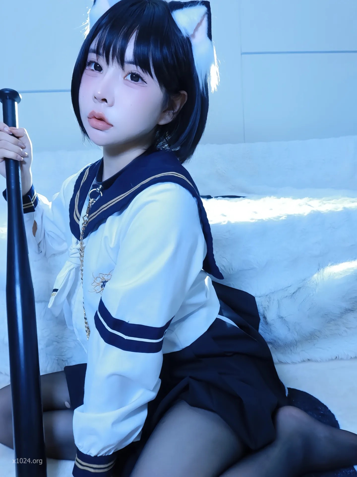 (3)