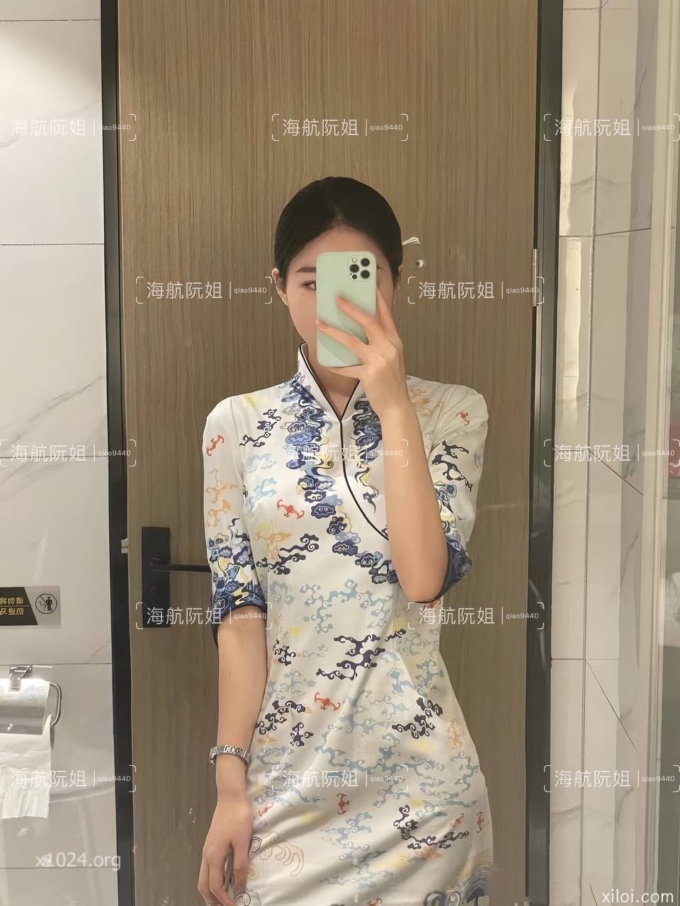 ✅空姐性感女神『海航阮姐』粉丝接机撕开丝袜被揉捏着阴蒂 抽插着小穴 实在是太刺激了…交合处拍的好清晰 [45P+5V/169MB]