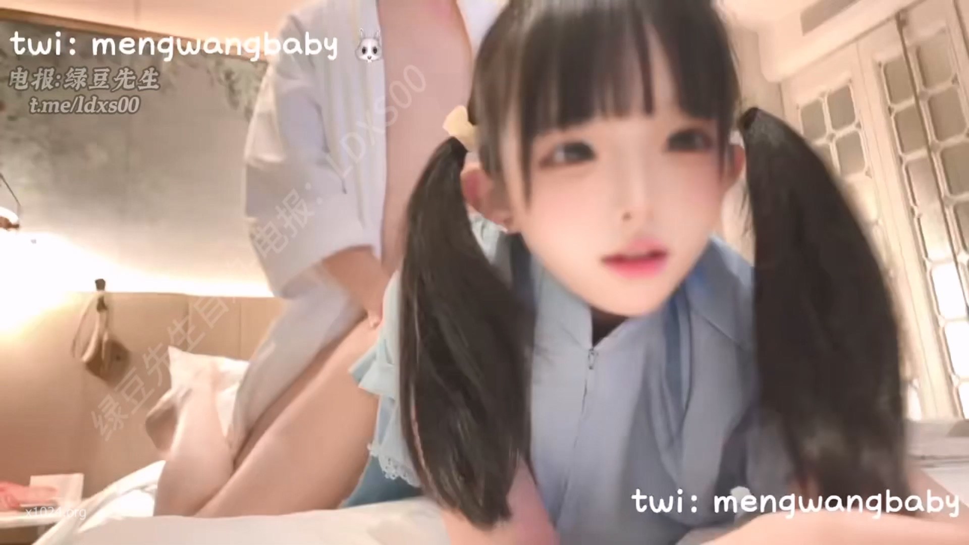 (5)