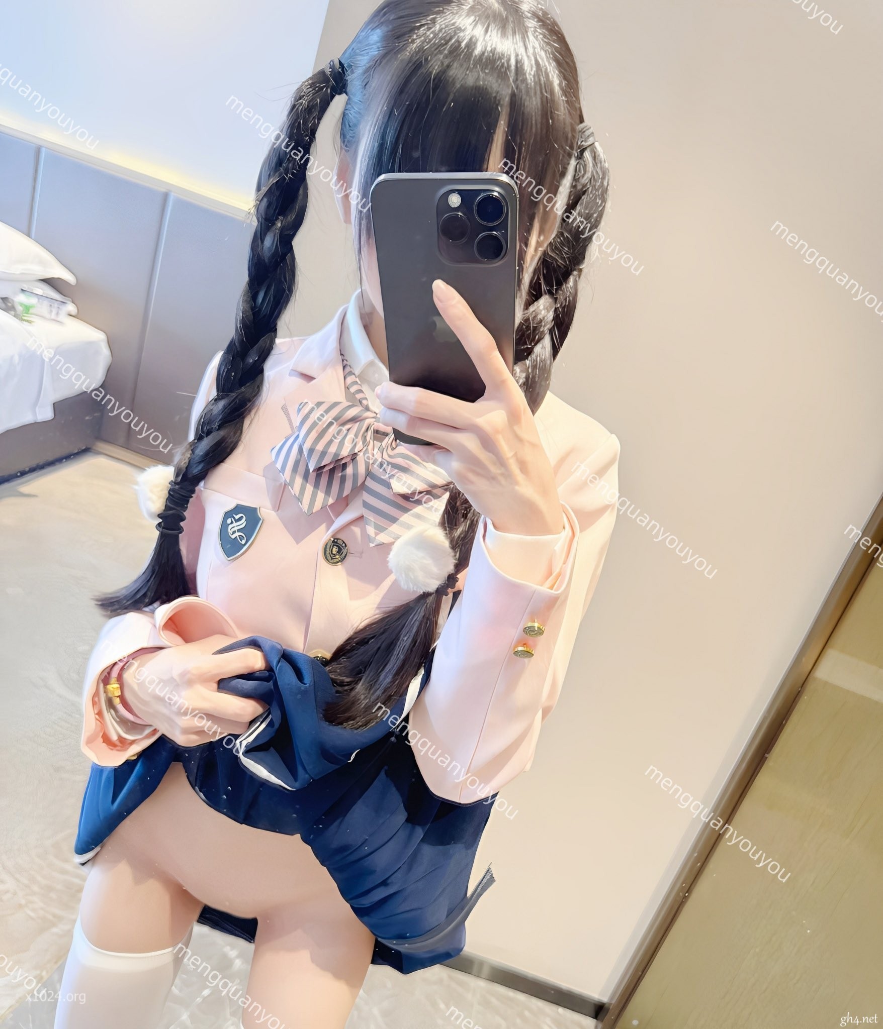 (3)