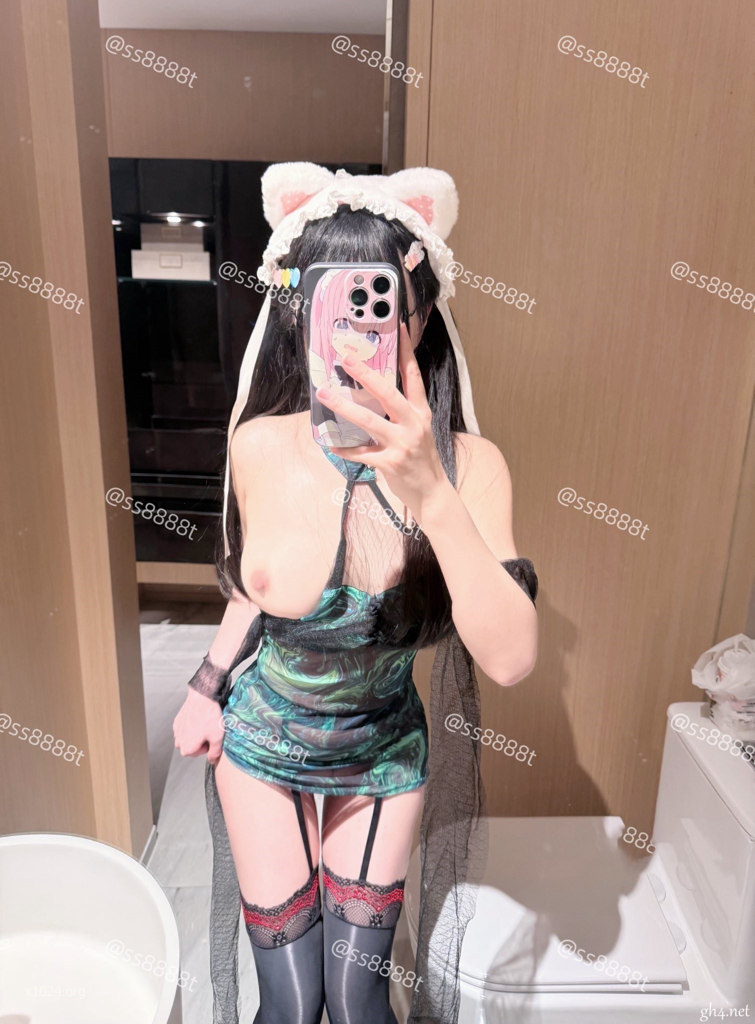 (3)