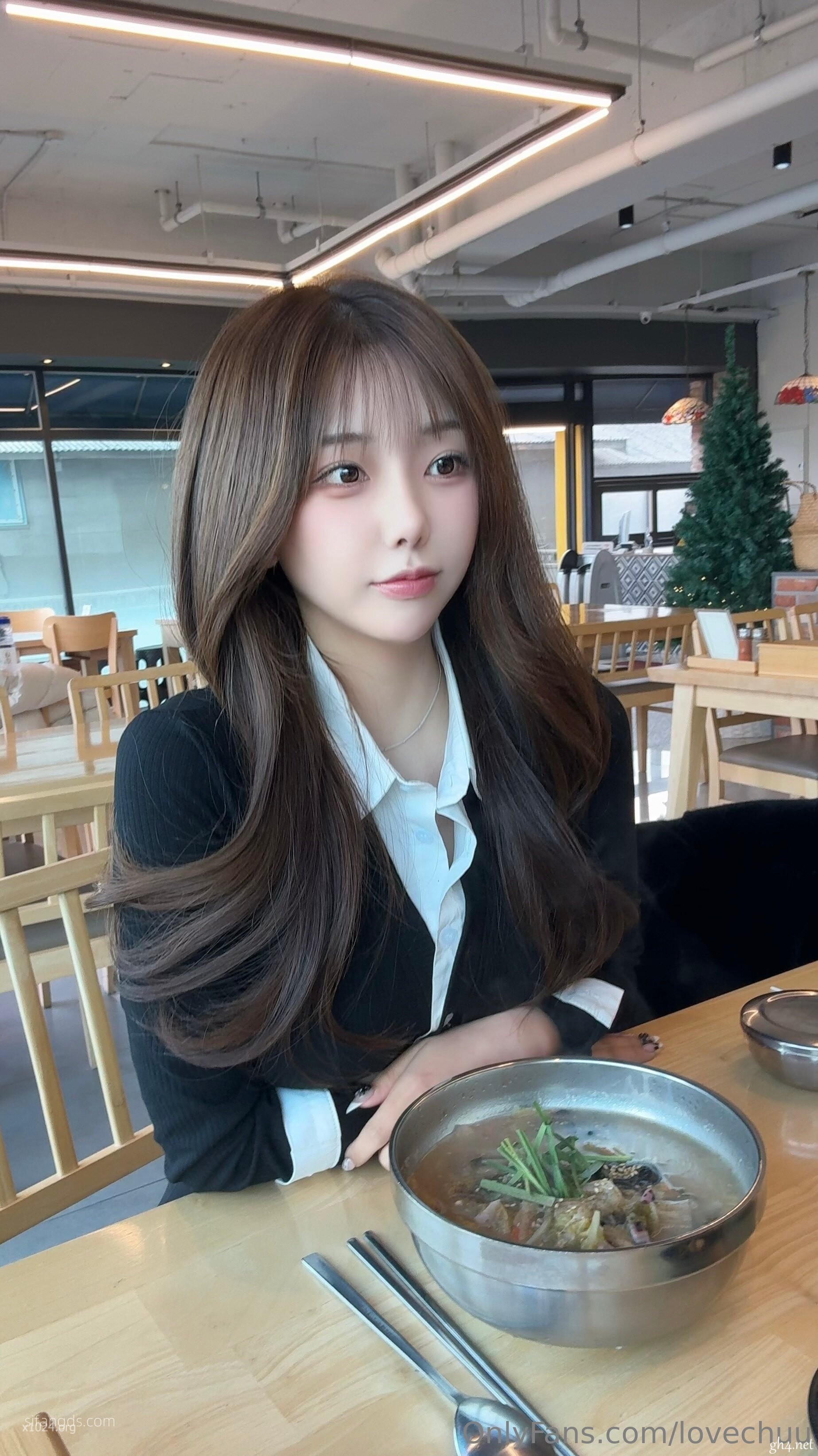 ⚫️顶级颜值女神【lovechuu】最新付费订阅①，下海沦为财阀肉便器，真正的穷人女神，富人母狗 [48P+21V/1.15GB]