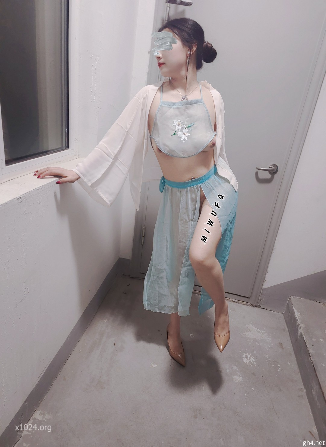 (1)
