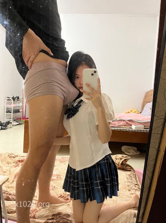 (9)