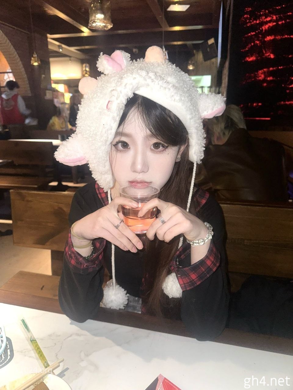 ⚫️新品福利，清纯高颜大奶美少女【忧郁是我的主旋律】付费私拍，反差婊露脸自慰 [49P+21V/550MB]