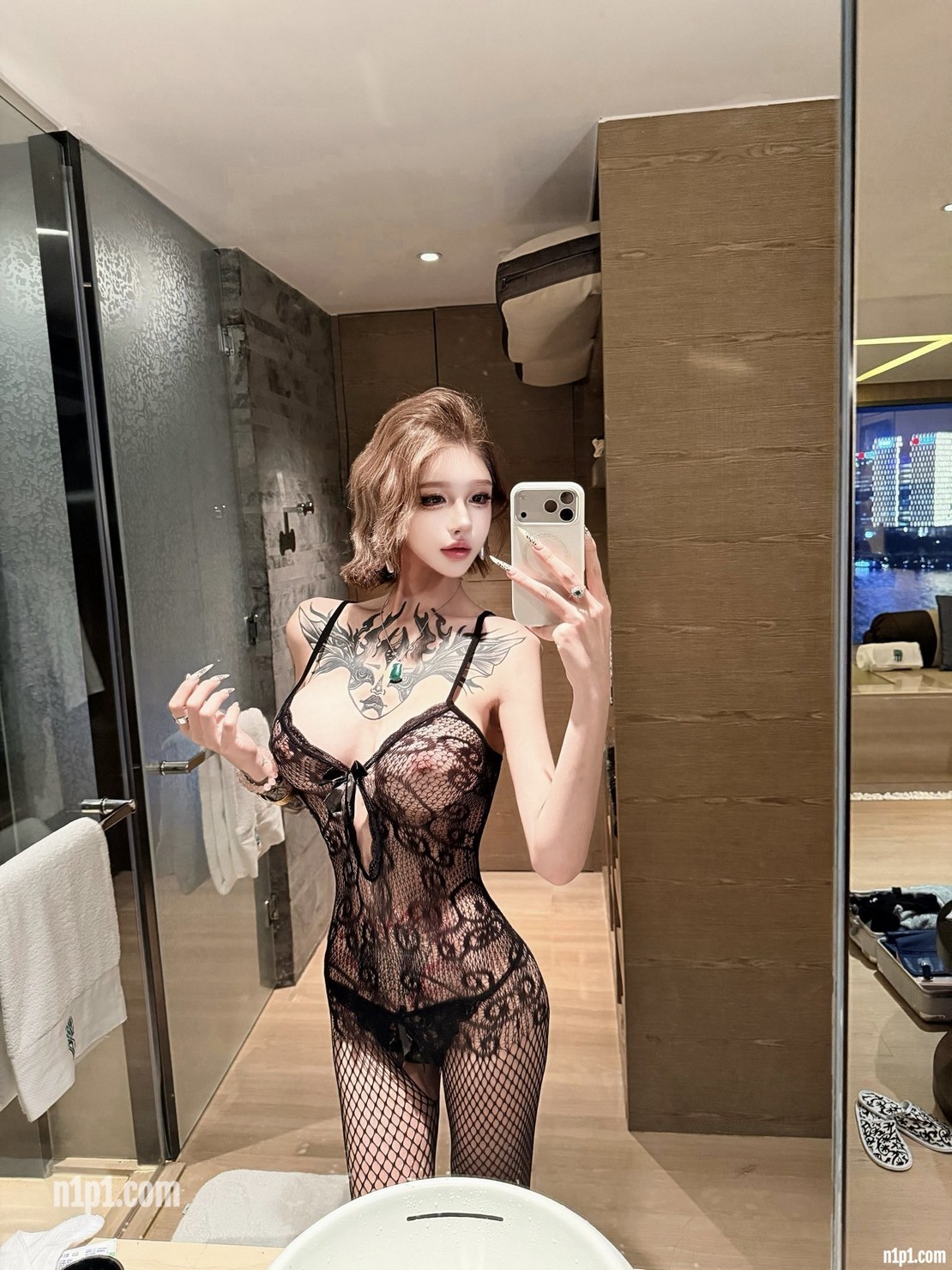 (3)