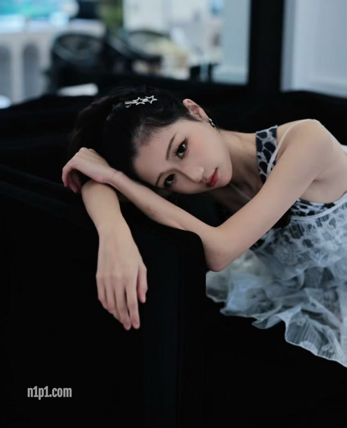 【大学生私房拍摄】高颜值女大生没钱家里不给出来做兼职10 [65P+6V/1.45GB]