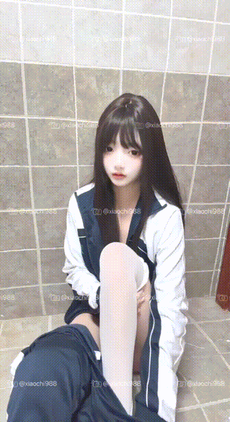 (9)