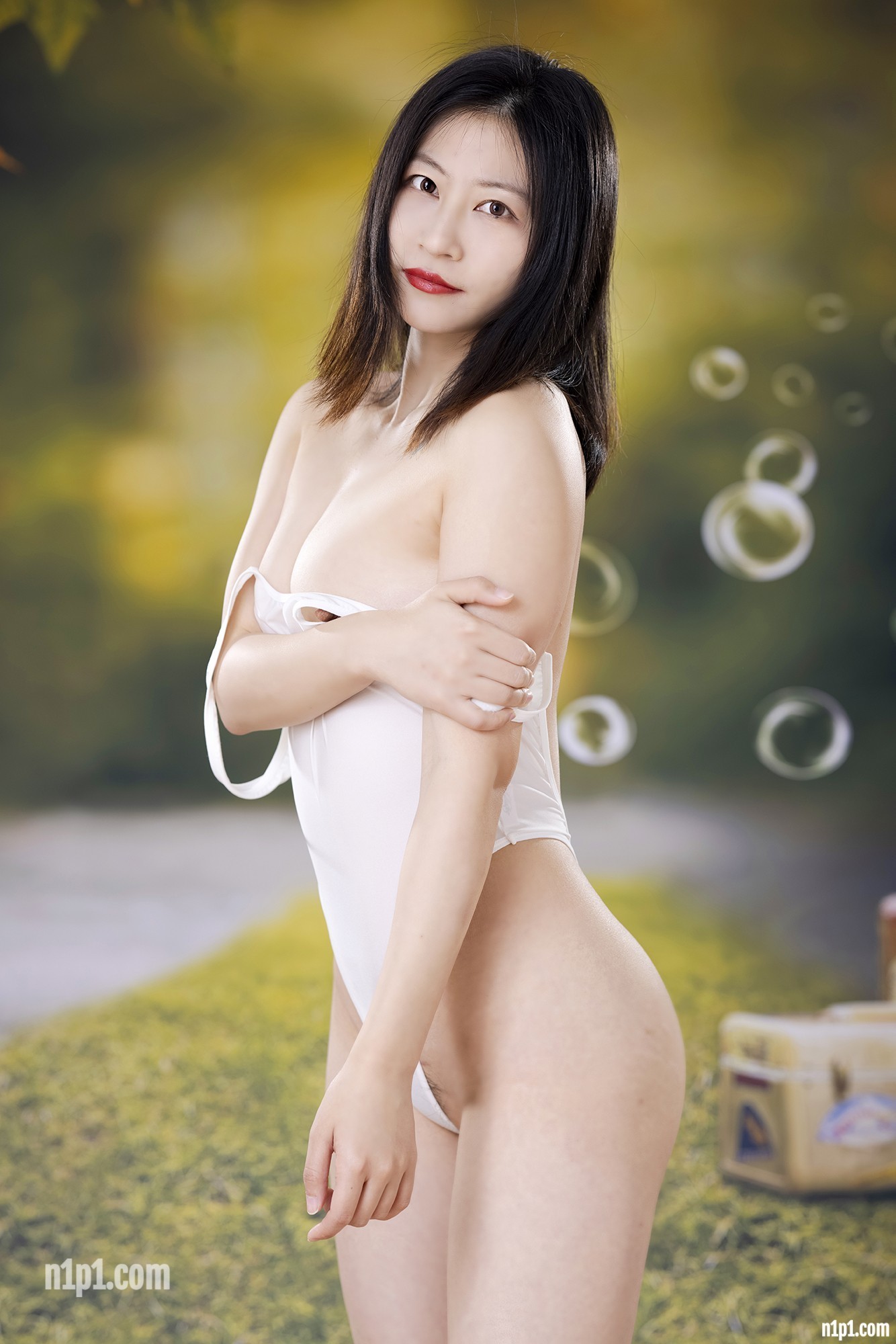 (3)
