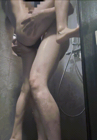 (8)