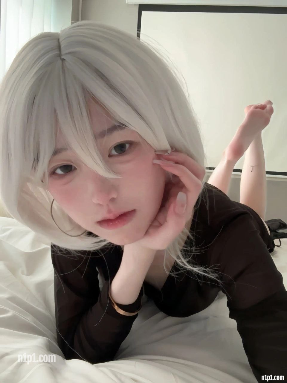 (5)