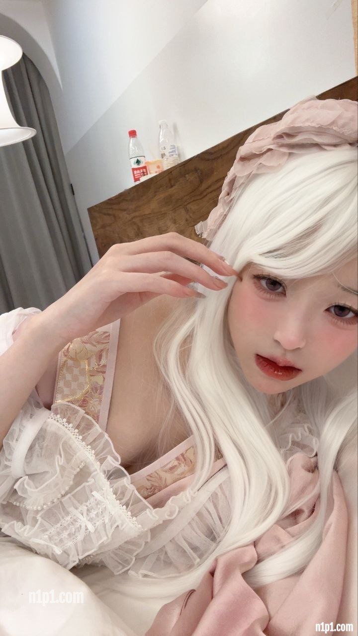 (3)