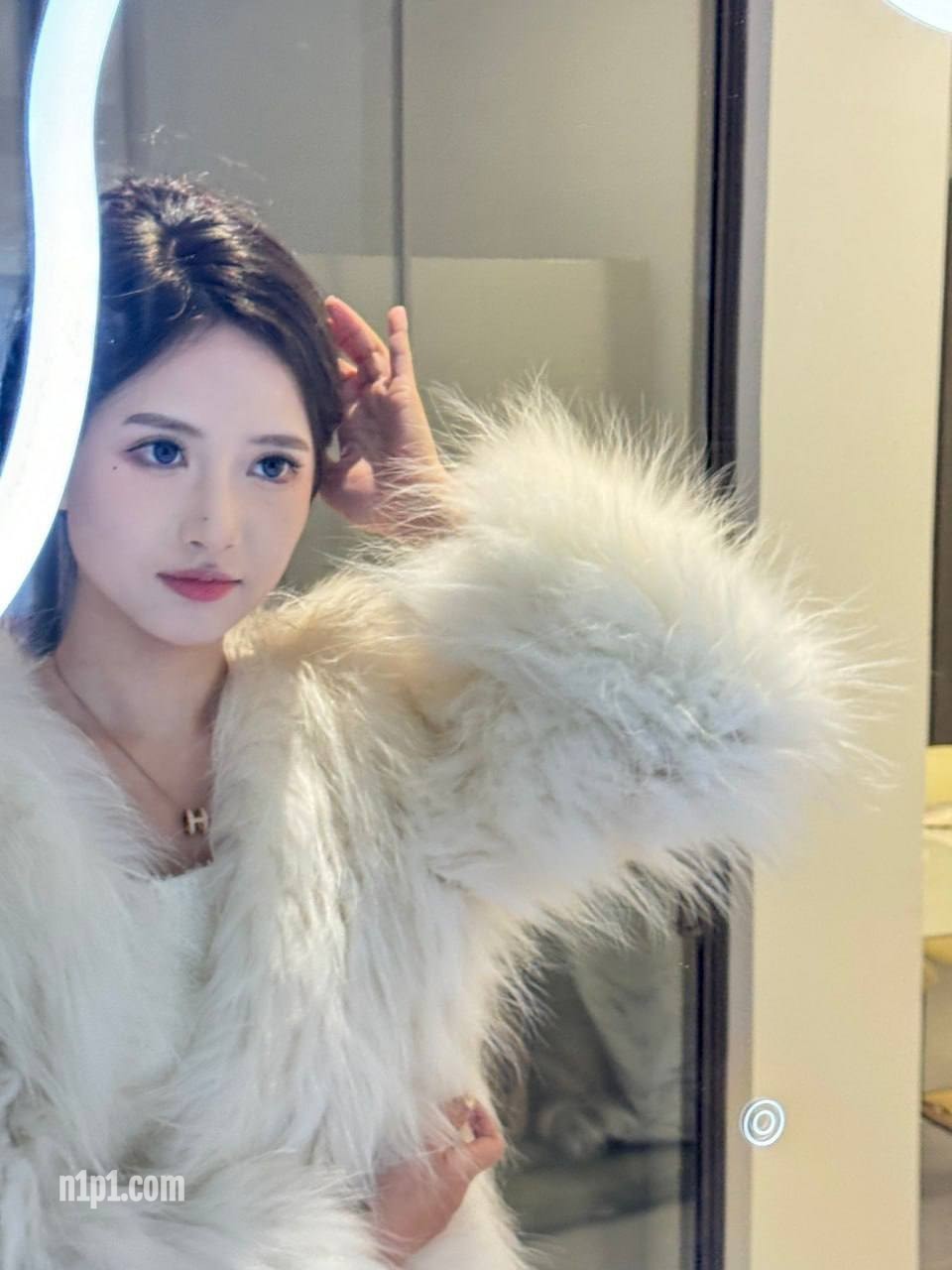 顶级约炮大神『深圳第一深情Gdsqx』“不要~好大~求求你好深~受不了了”小网红 嘴上说不要 身体却很诚实 [12P+3V/186MB]