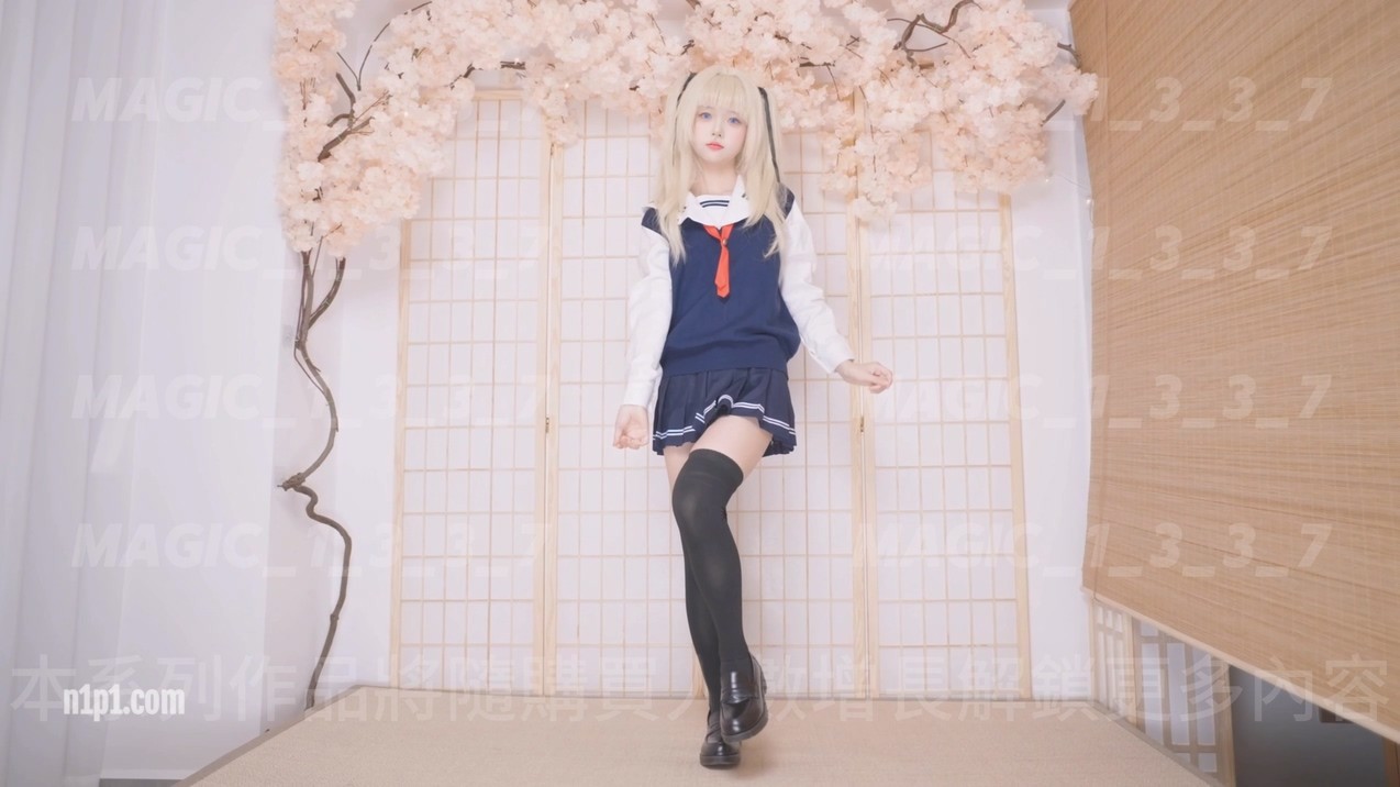 极品反差美少女【埋导演】最新作品罕露脸，COSER英梨梨脸穴同框道具自慰，全裸捆绑调教 [2V/440MB]