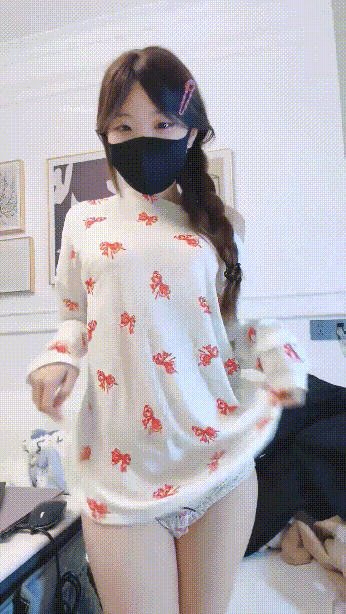 (4)