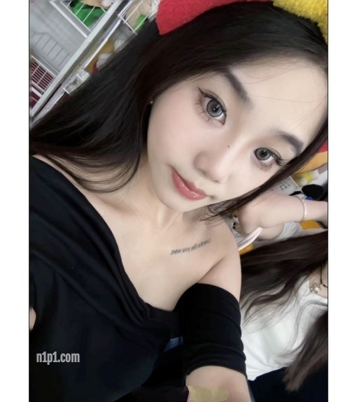 明星级高颜值美女被金主包养，骑脸口交黑丝足交，啪啪啪真会玩 [1V/193MB]