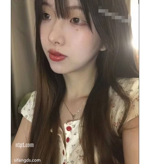 高质露脸泄密南昌艺术学院反差婊【李欣茹】第一视角性爱流出，喜欢吃包皮，绝对小母狗 [2V/302MB]