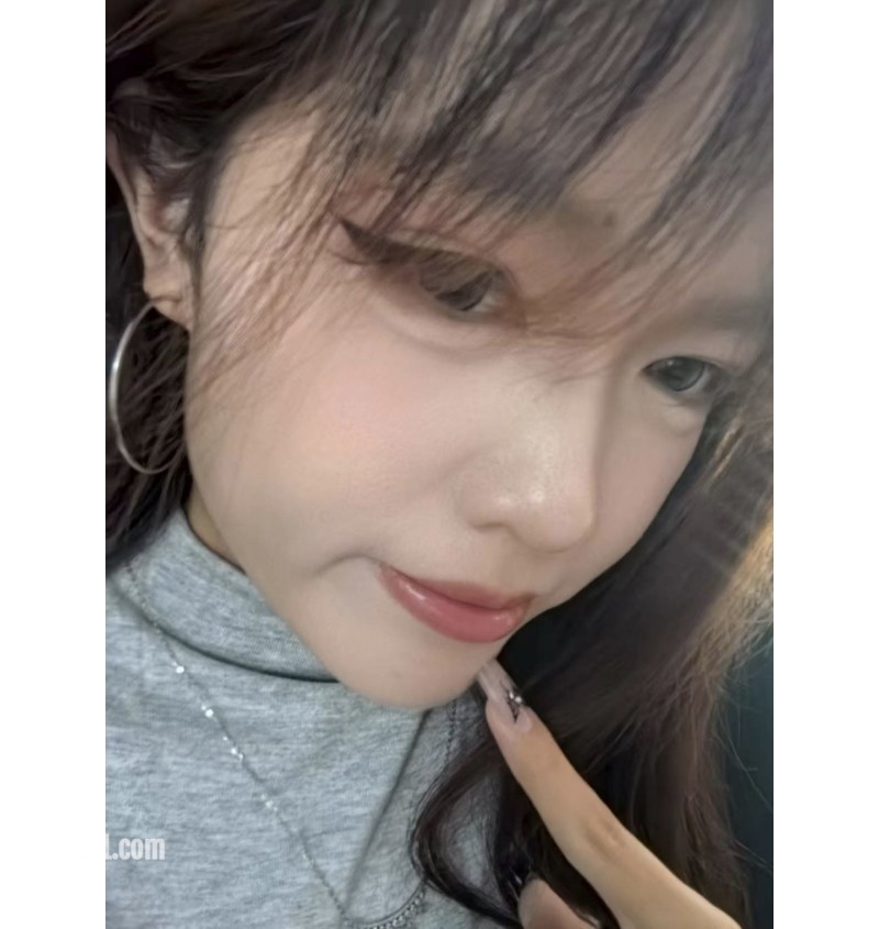 云端泄密河南已被调教完成的露脸小母狗，多种玩肏阿黑颜，刺激 [11V/304MB]