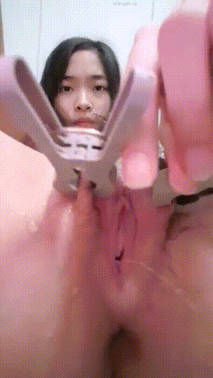 (4)