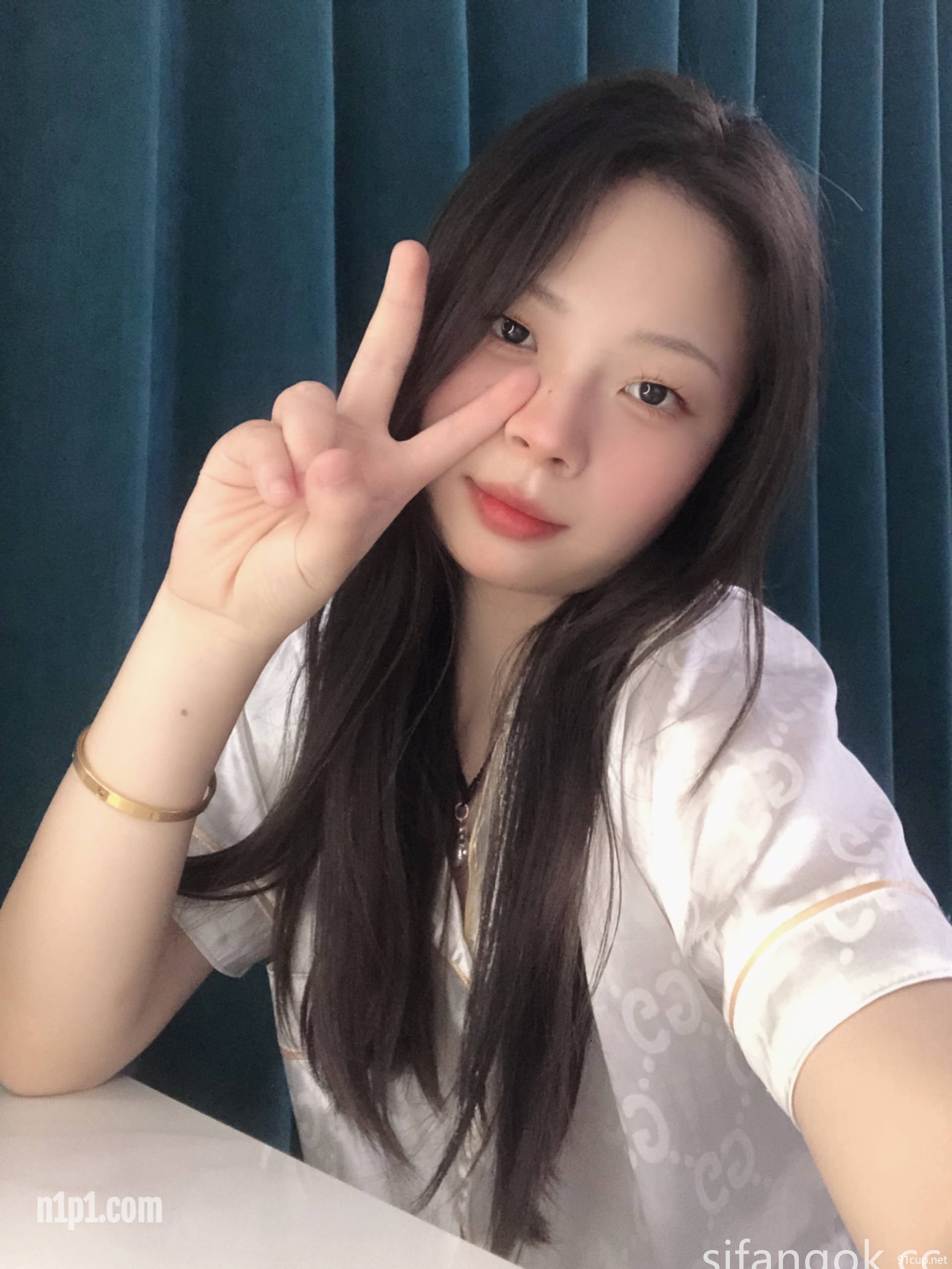 河南焦作出轨良家小少妇性爱自拍 [7P+5V/214MB]