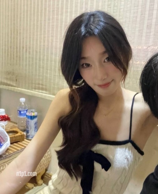 高质露脸泄密大连学院反差婊【孙翊彤】与男友性爱自拍流出，护士女仆黑丝淫荡小母狗 [8V/321MB]