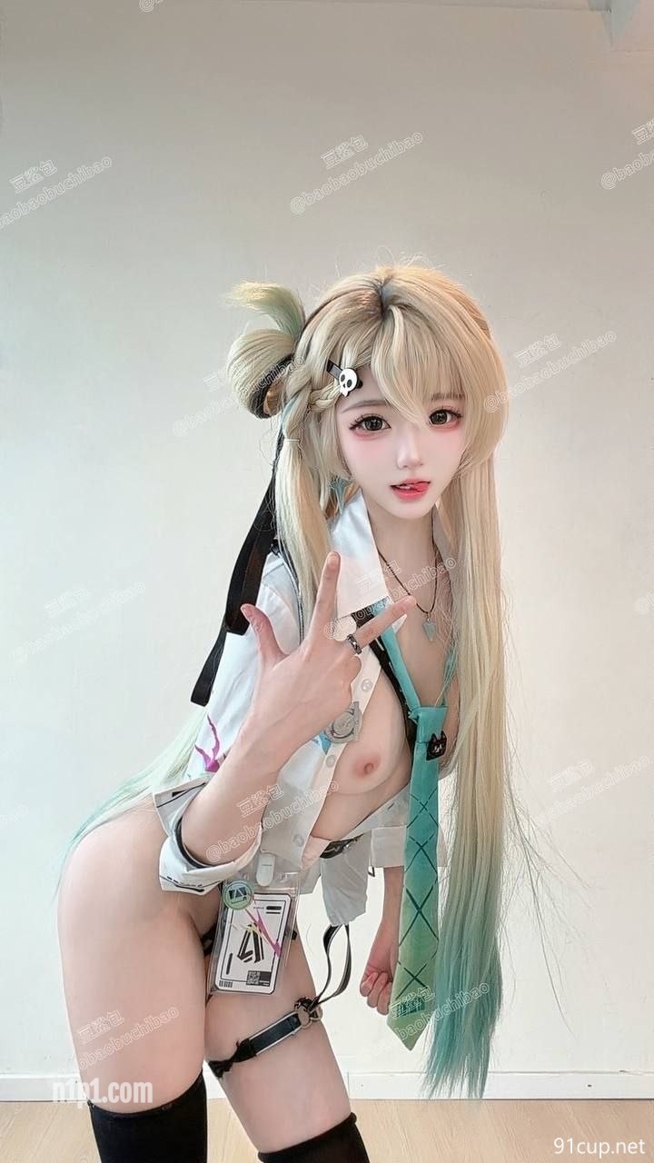 (5)