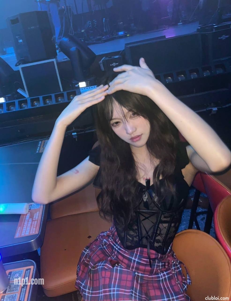 广西南宁美腿气质小姐姐，身材苗条会打扮，第一人称露脸口交性爱自拍 [20P+10V/289MB]