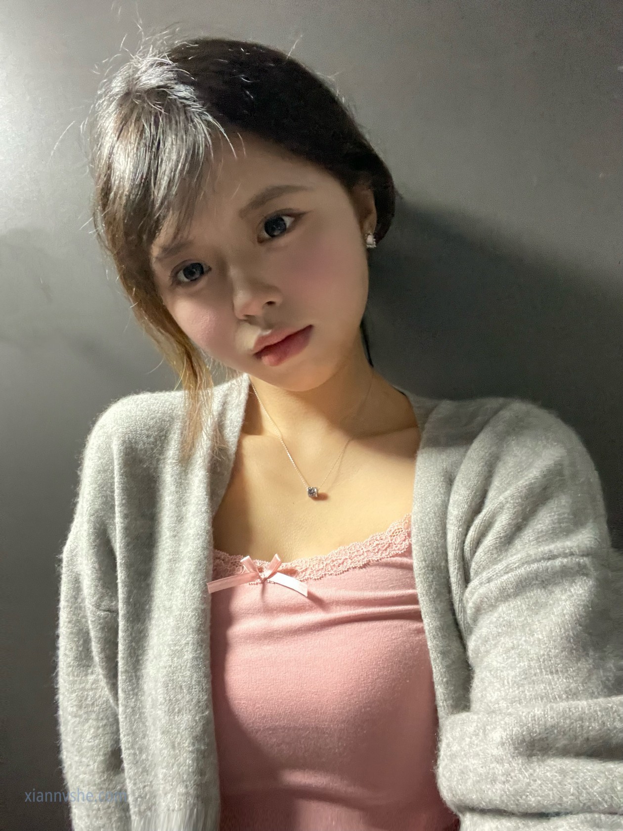 【S级泄密】三年养成的小骚货河南甜妹，大奶蜂腰蜜桃臀，JK女仆各种玩法干到湿透 [53P+24V/541MB]