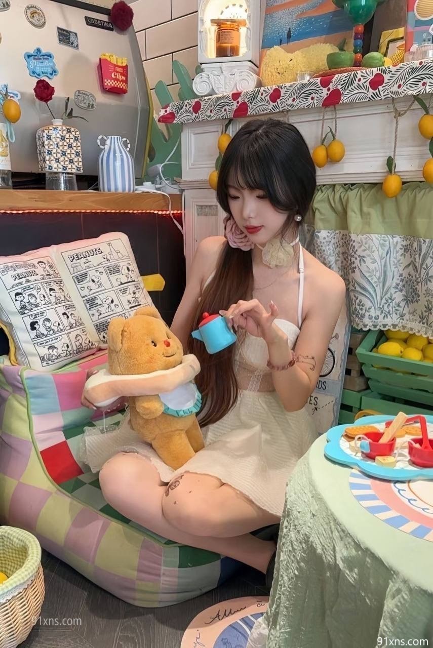 扬州纯欲漂亮小姐姐露脸性爱，身材苗条女上位指着自己小肚子说插到这里了，太可爱 [38P+17V/317MB]